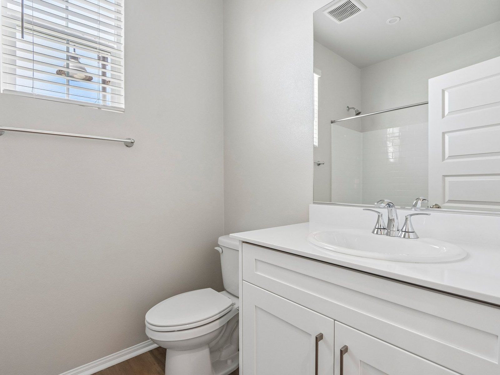 SCA_Prado_Plan4_40118CamposElegantes_Bathroom_001