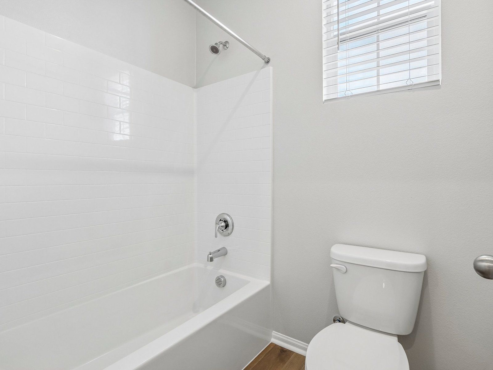SCA_Prado_Plan4_40118CamposElegantes_Bathroom_003