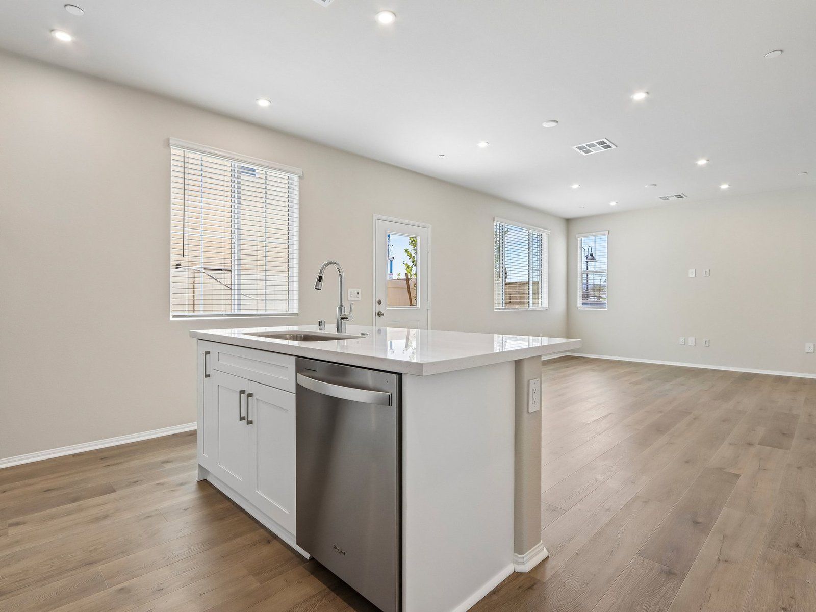 SCA_Prado_Plan4_40118CamposElegantes_Kitchen_007