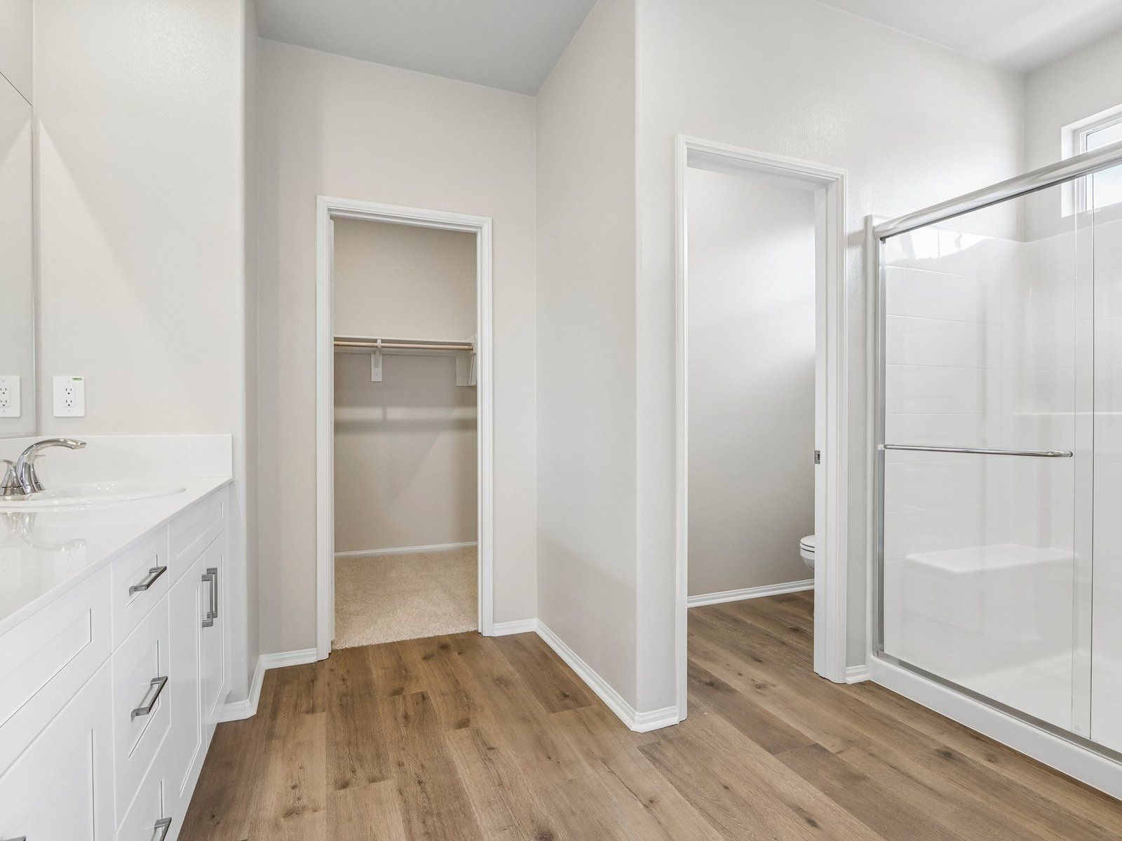 SCA_Prado_Plan4_40118CamposElegantes_PrimaryBathroom_004
