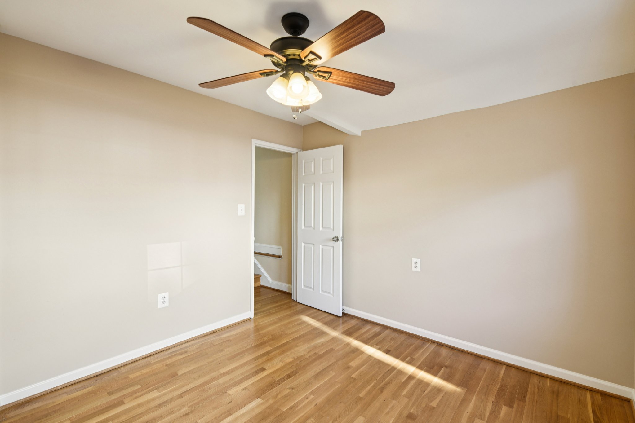 Beechwood Rd-S2410-030.jpg