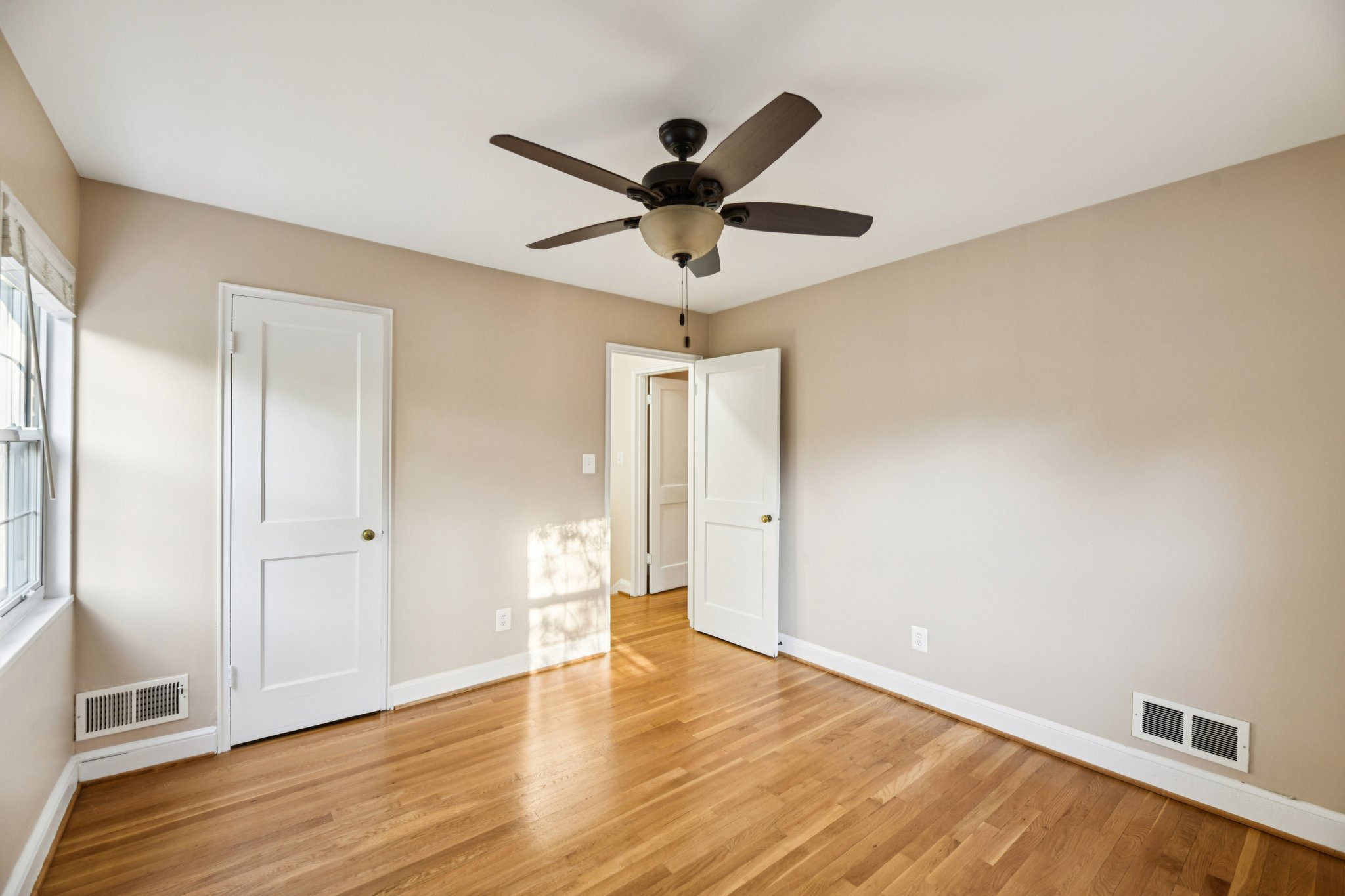 Beechwood Rd-S2410-033.jpg