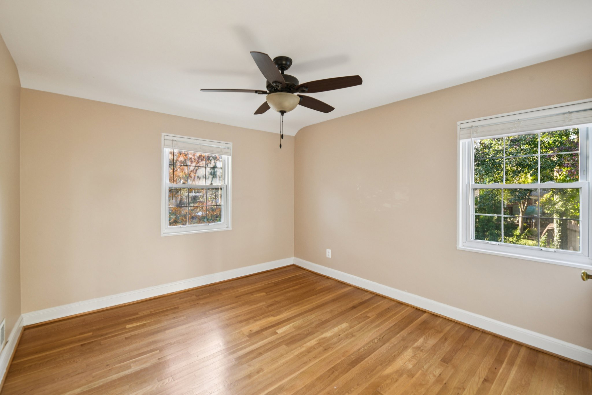 Beechwood Rd-S2410-034.jpg