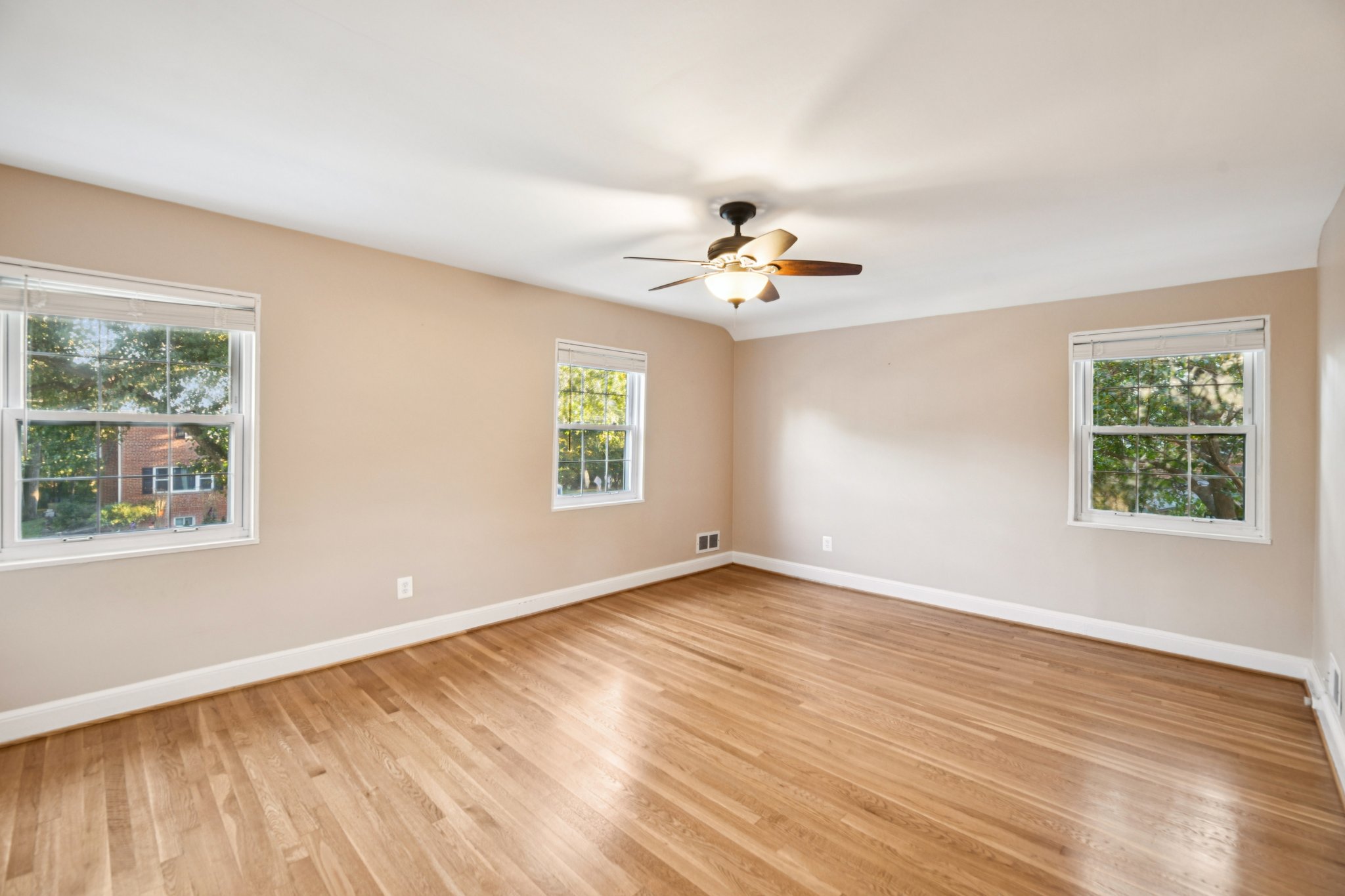 Beechwood Rd-S2410-036.jpg