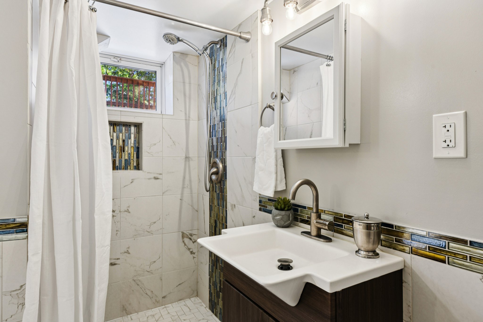 Beechwood Rd-S2410-040.jpg