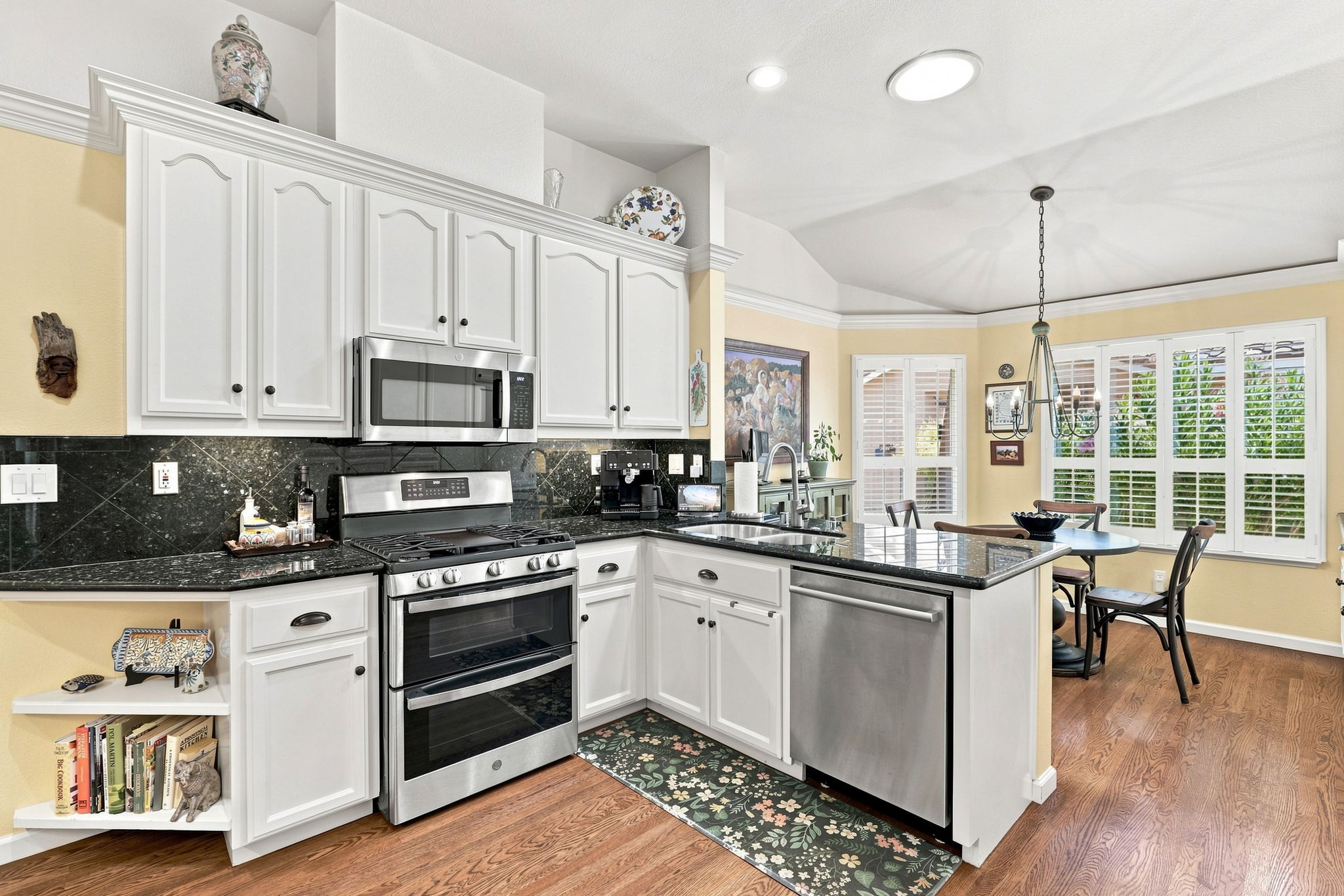 012_F8_4012 Clubhouse Ct