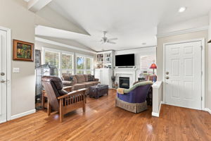 008_F8_4012 Clubhouse Ct