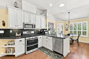 012_F8_4012 Clubhouse Ct