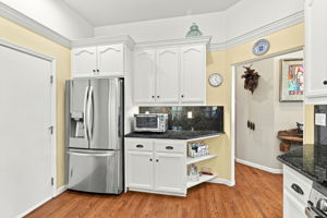 013_F8_4012 Clubhouse Ct