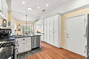 014_F8_4012 Clubhouse Ct