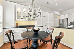 016_F8_4012 Clubhouse Ct