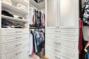 024_F8_4012 Clubhouse Ct