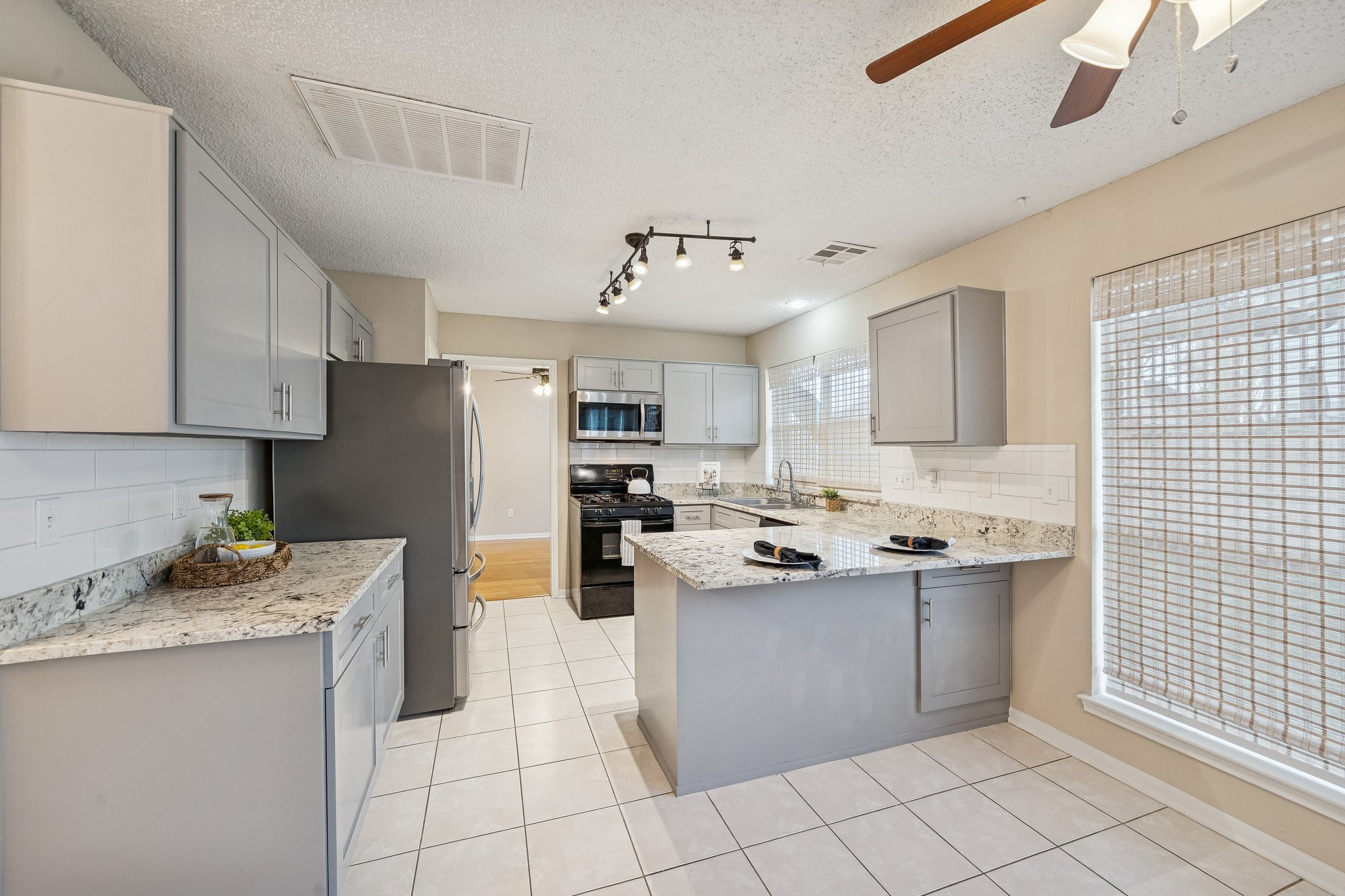 4012 Hazelwood Dr, Pearland, TX 77584-008.jpg