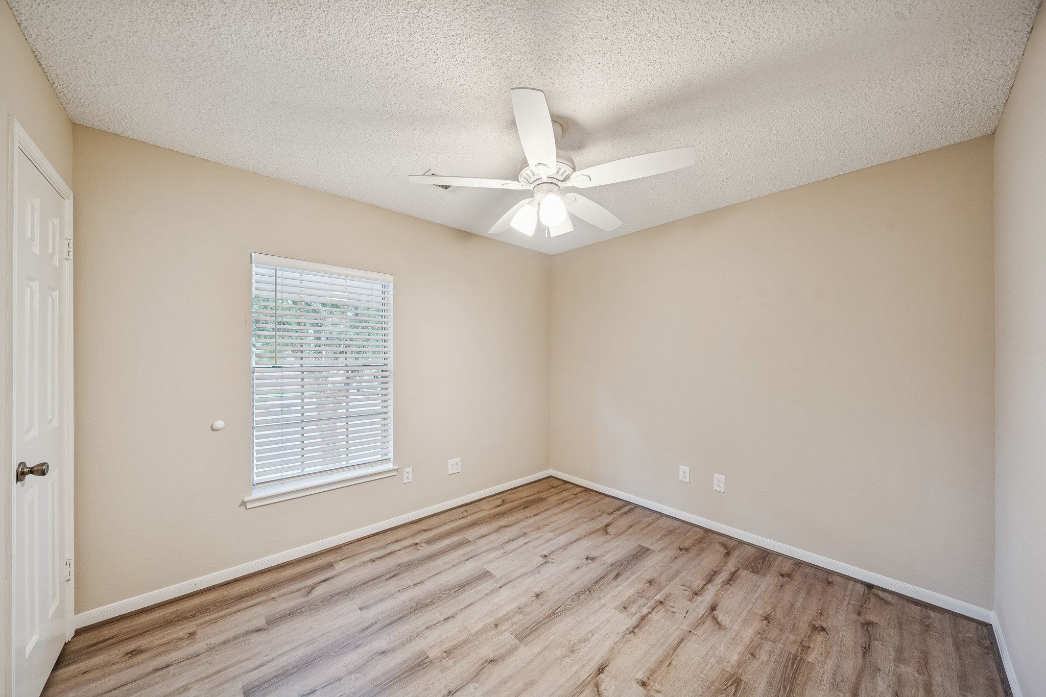 4012 Hazelwood Dr, Pearland, TX 77584-024.jpg