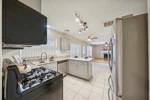 4012 Hazelwood Dr, Pearland, TX 77584-009.jpg