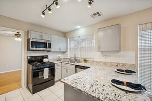 4012 Hazelwood Dr, Pearland, TX 77584-010.jpg