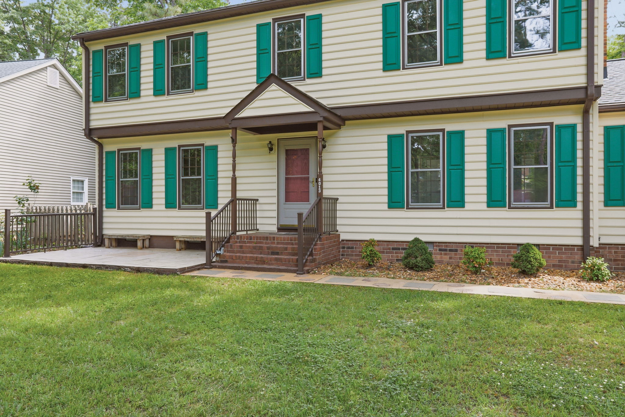 04-Exterior Front