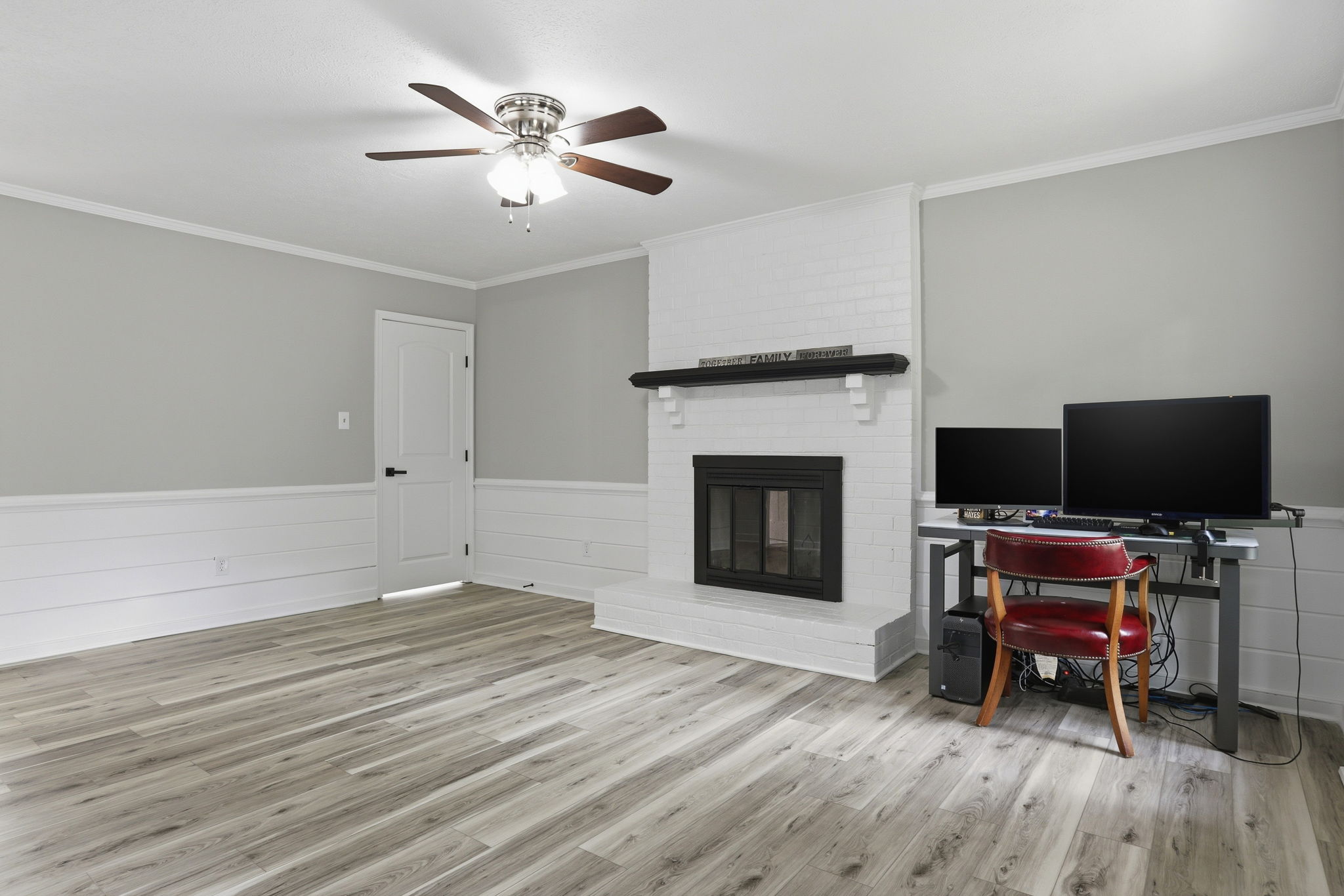 08-Family Room