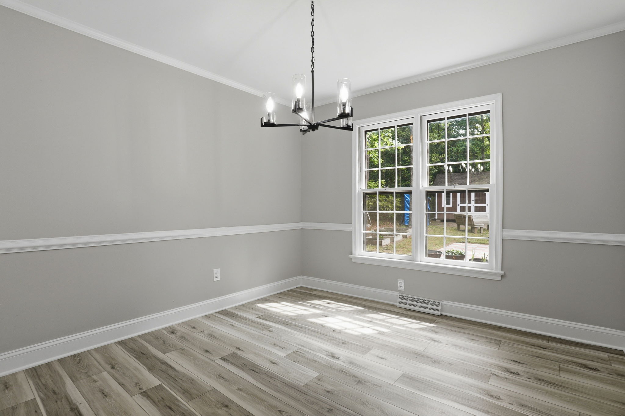 15-Dining Room