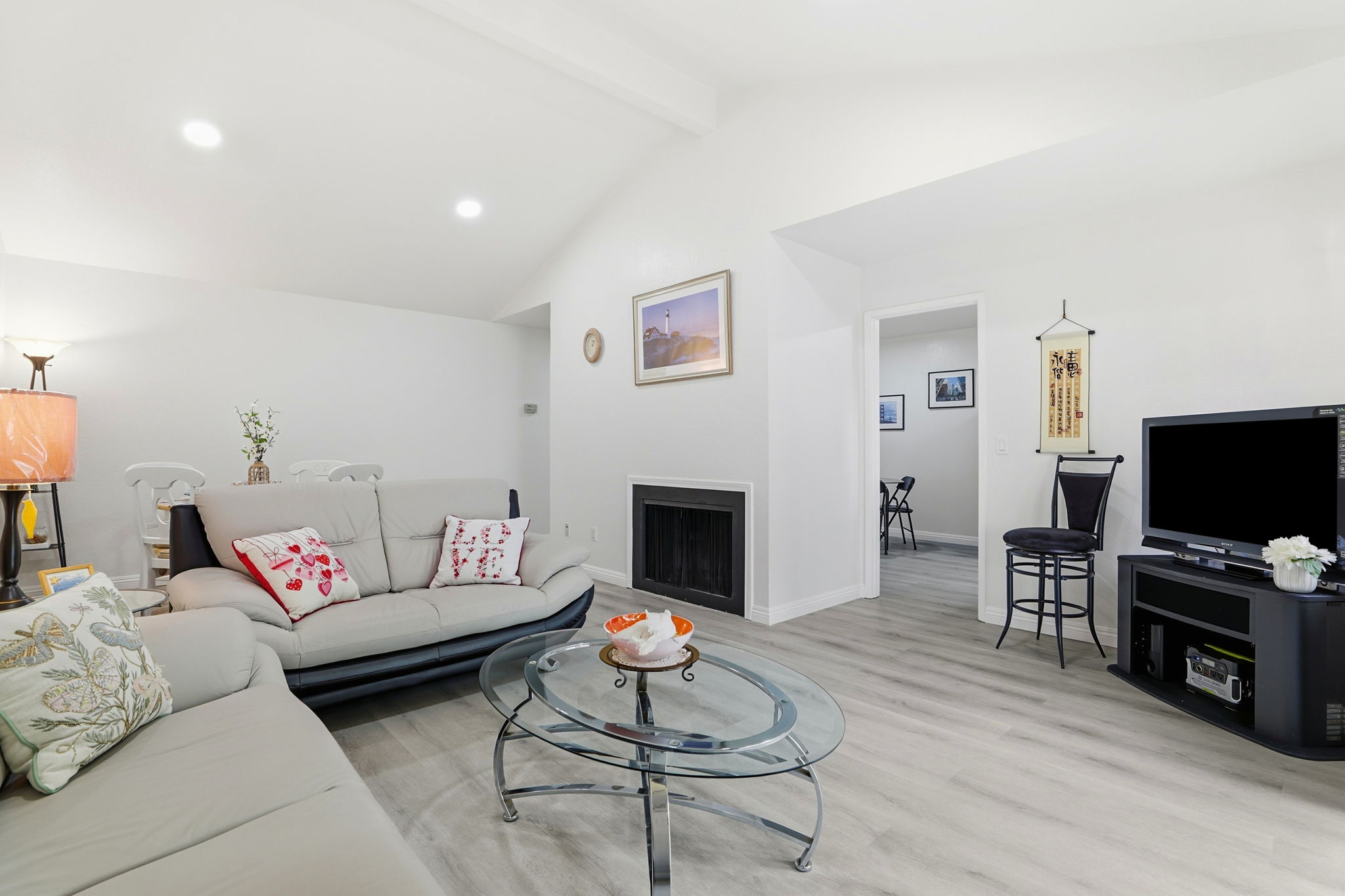 010_F8_4013 Ralston Common