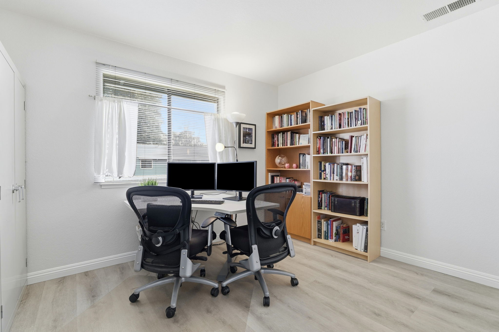 019_F8_4013 Ralston Common