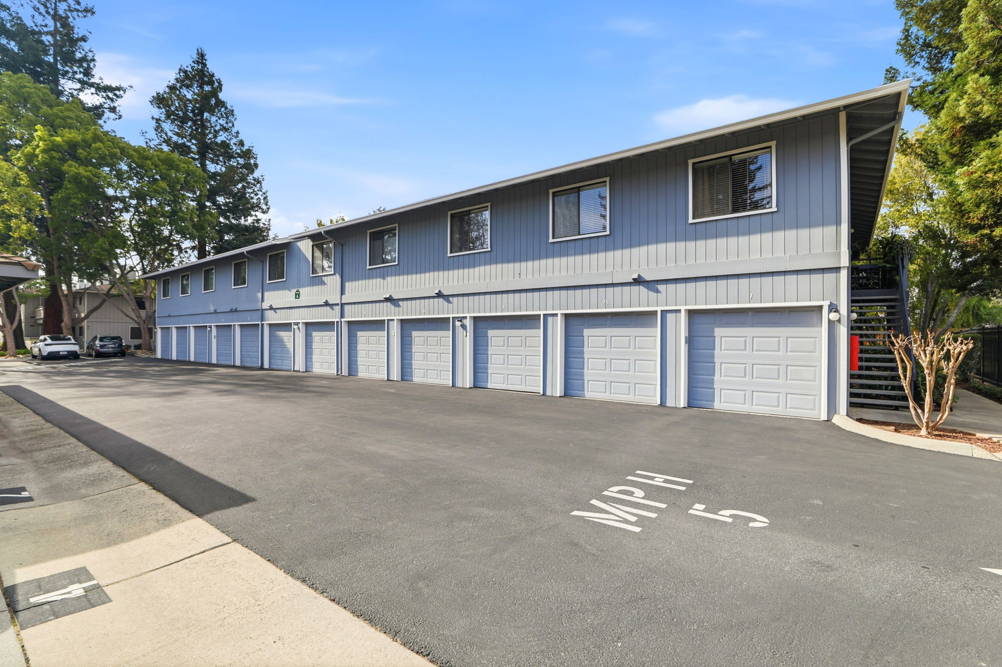 033_F8_4013 Ralston Common