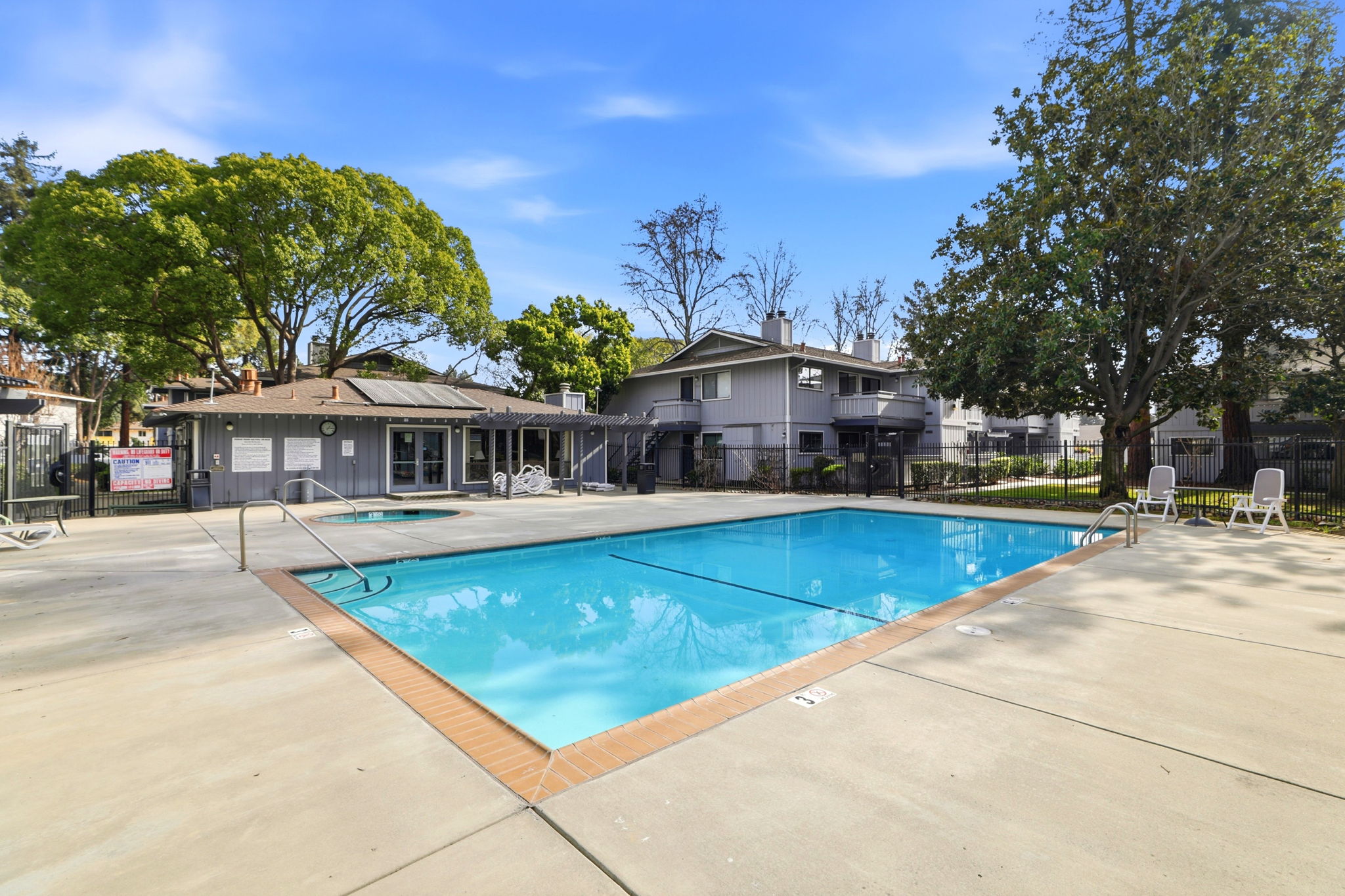 038_F8_4013 Ralston Common