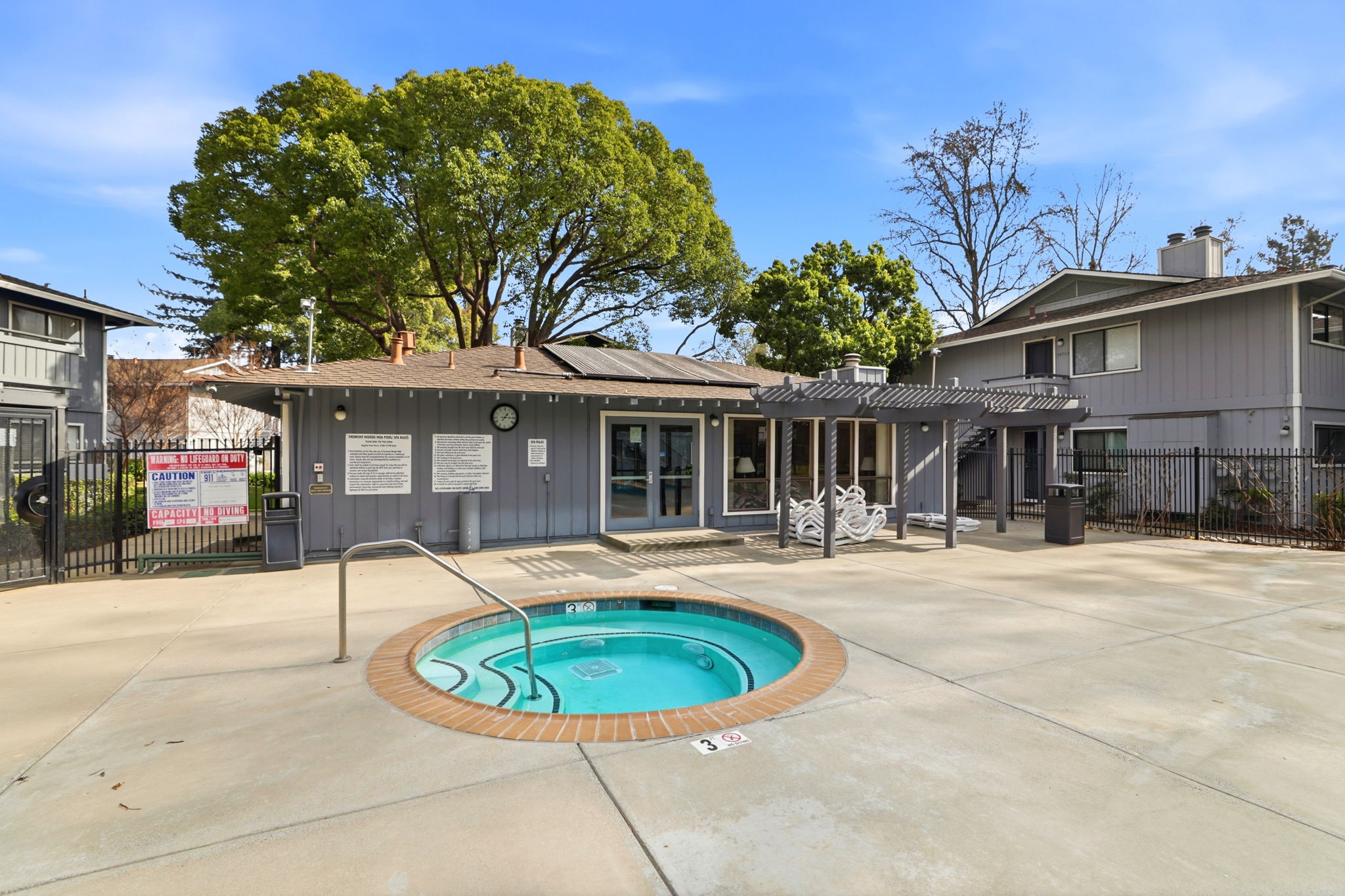 039_F8_4013 Ralston Common