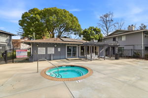 039_F8_4013 Ralston Common