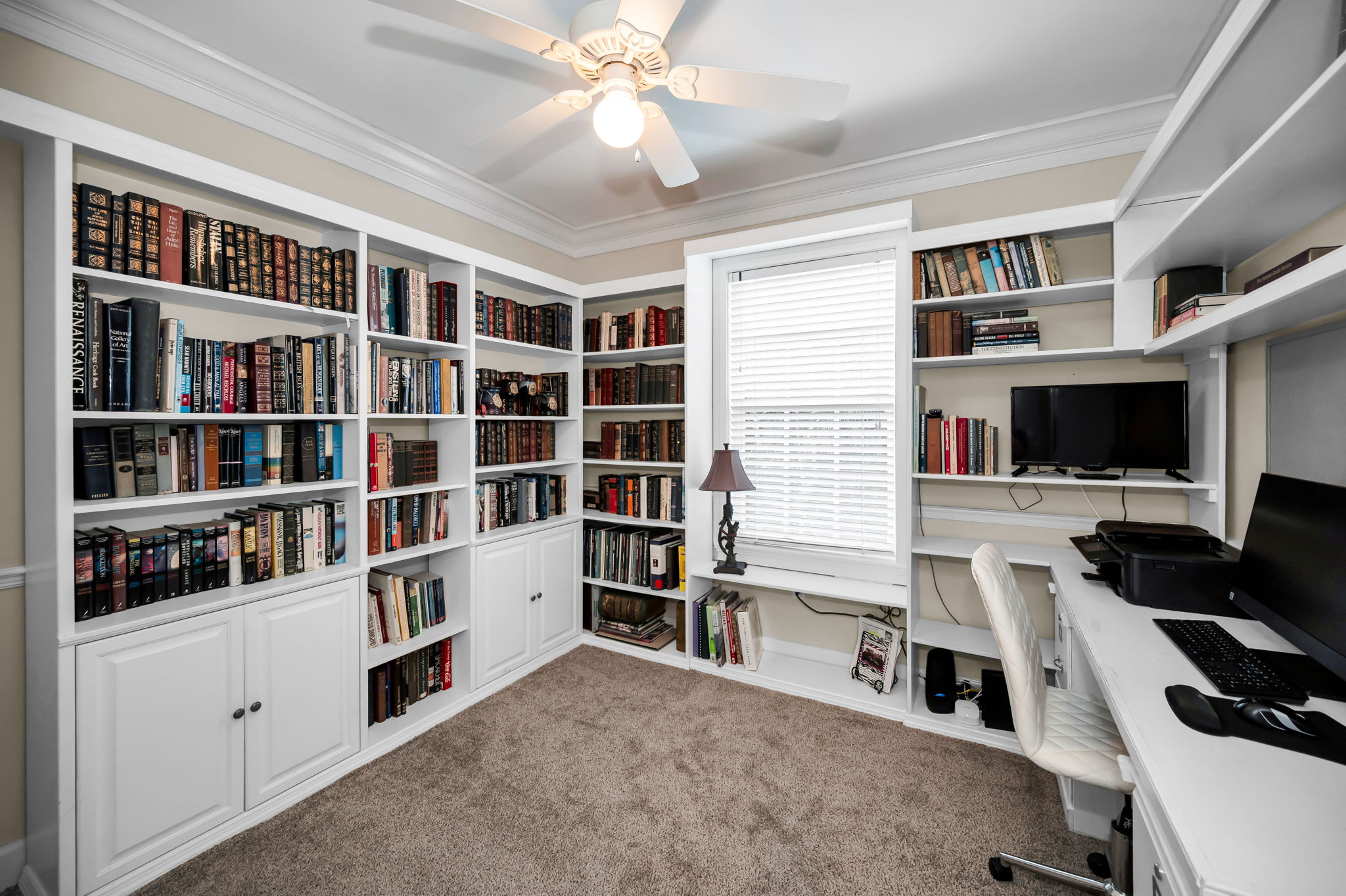 Upper Level Bedroom4a