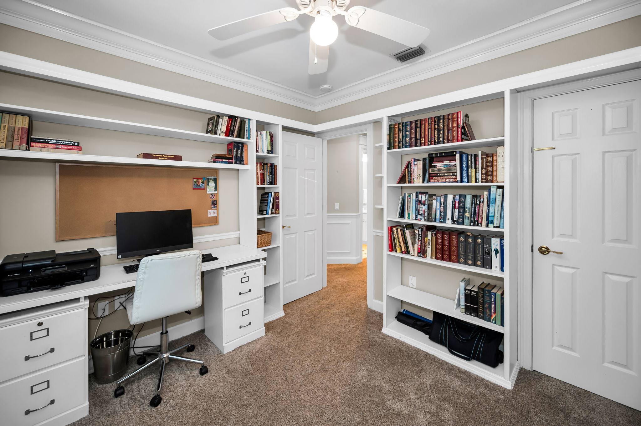 Upper Level Bedroom4b