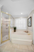 Upper Level Primary Bathroom1b