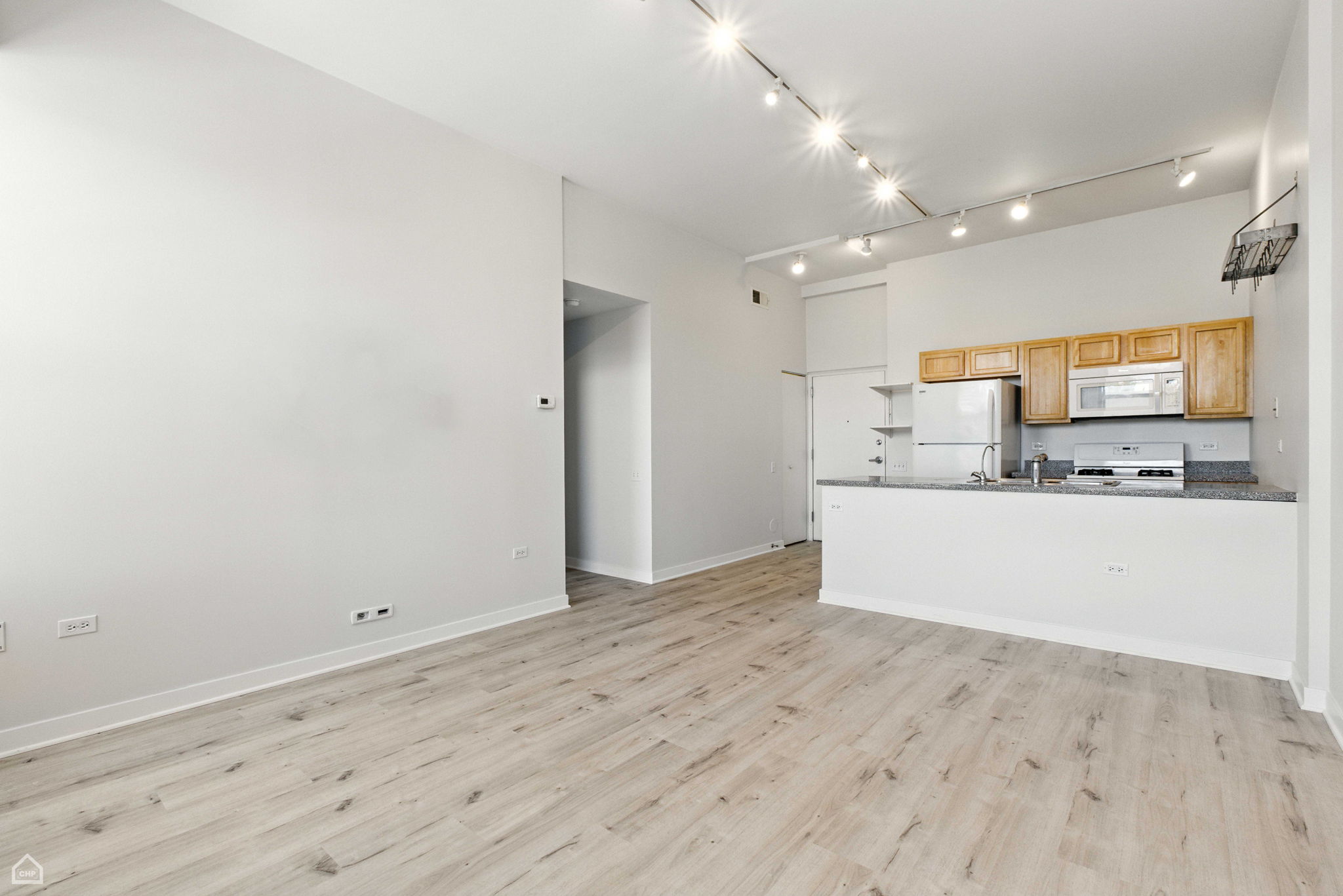 4015 N Milwaukee Ave_005