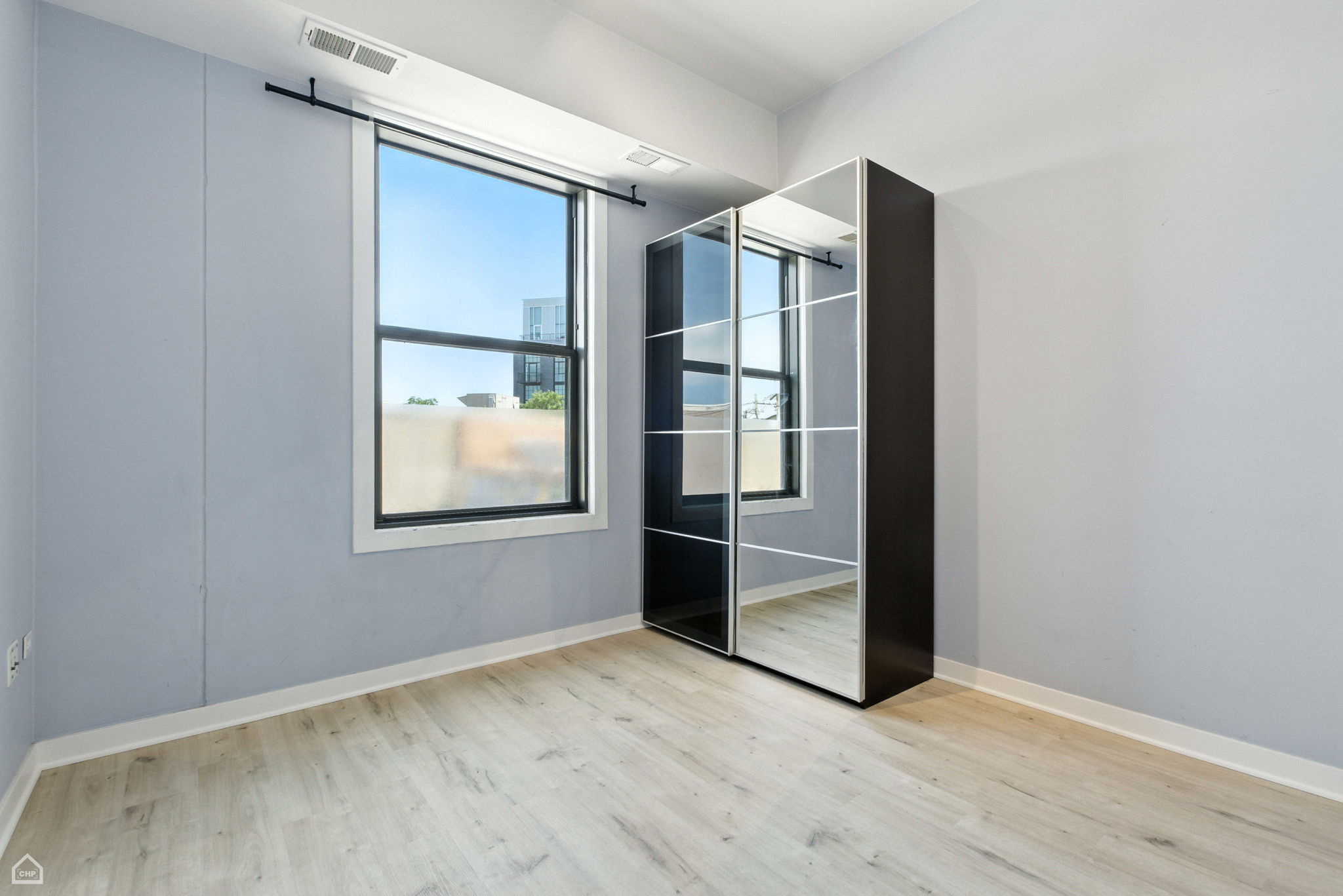 4015 N Milwaukee Ave_016