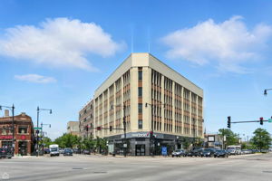4015 N Milwaukee Ave_002