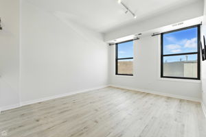 4015 N Milwaukee Ave_007