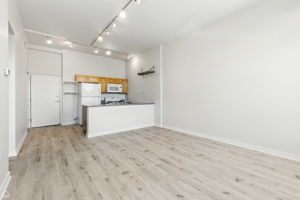4015 N Milwaukee Ave_011