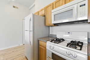 4015 N Milwaukee Ave_013