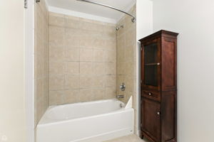 4015 N Milwaukee Ave_015