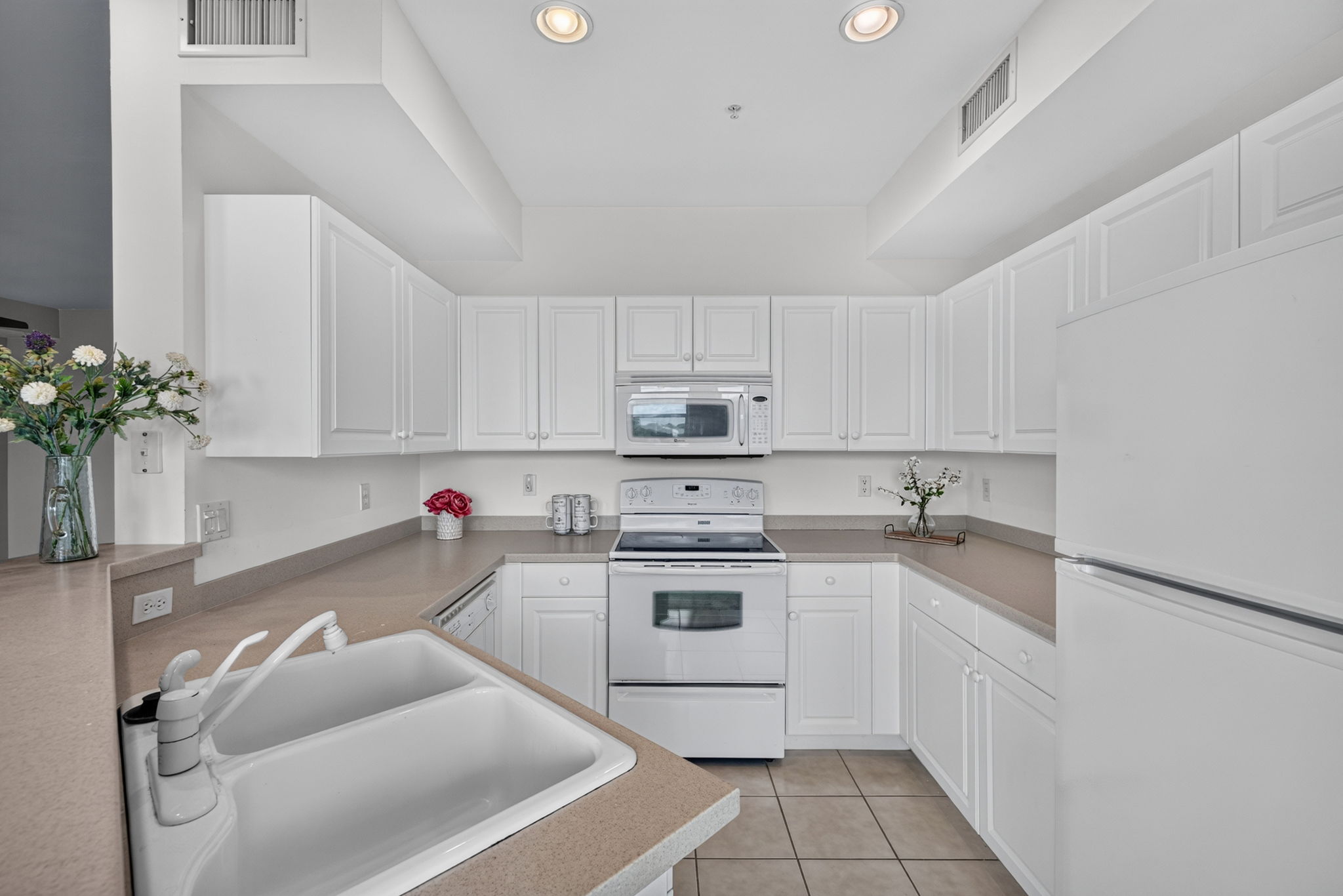 Kitchen 1 of 4