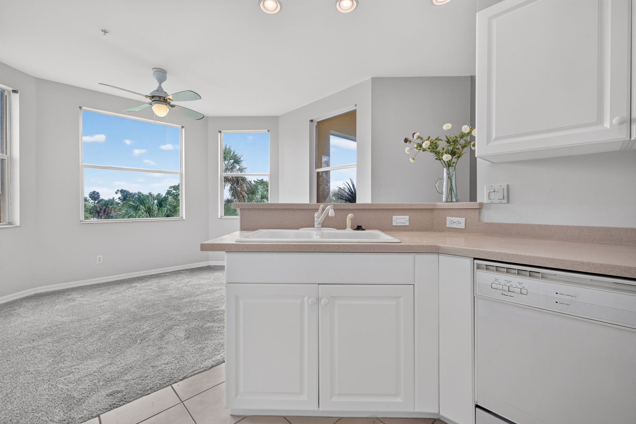 Kitchen 3 of 4