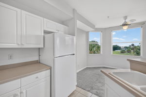Kitchen 4 of 4