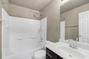  Photo 32
