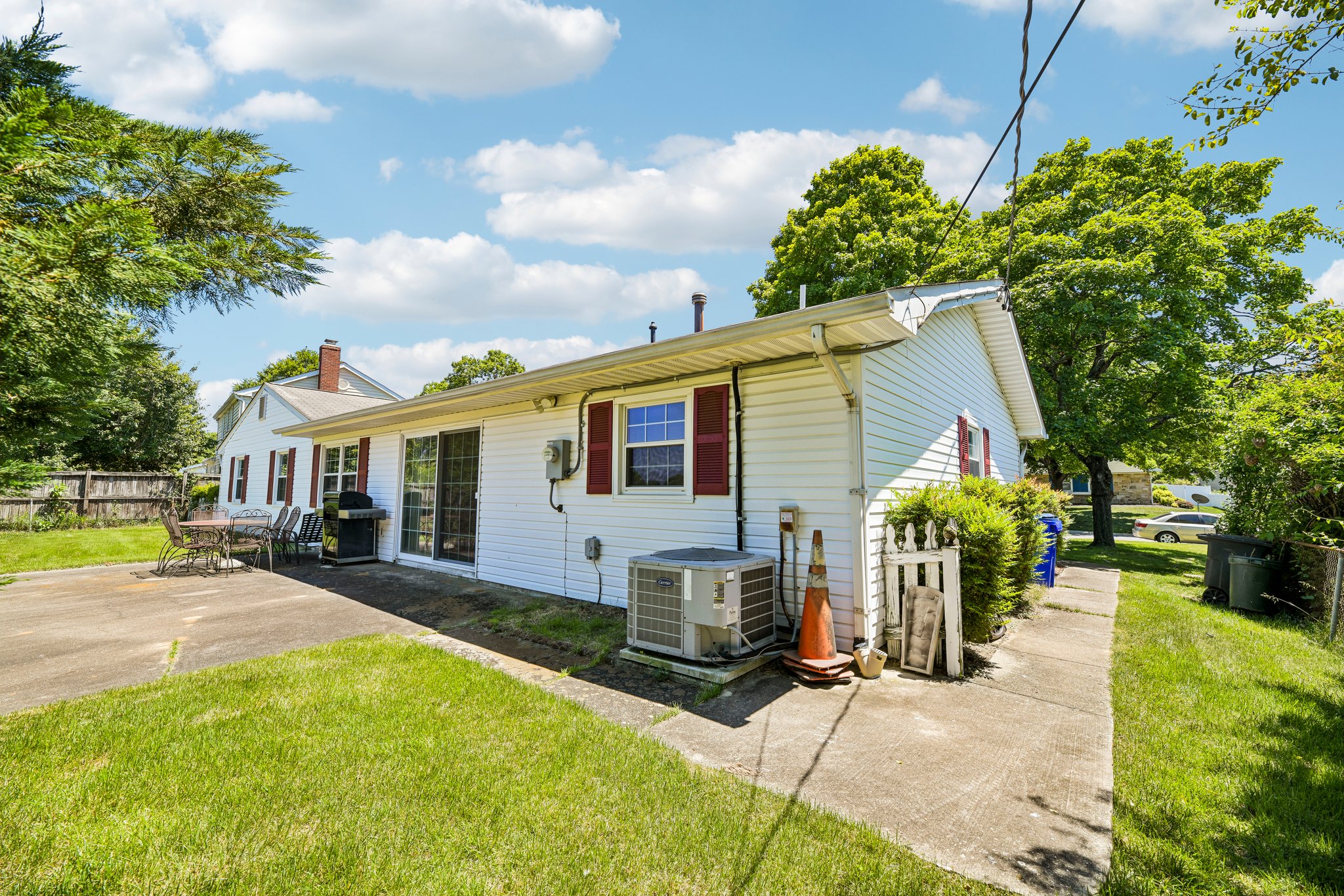 Woodrow Ln-S0406-045.jpg