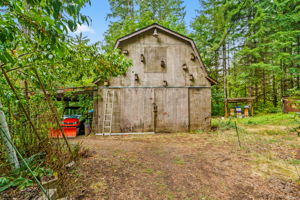  Photo 40