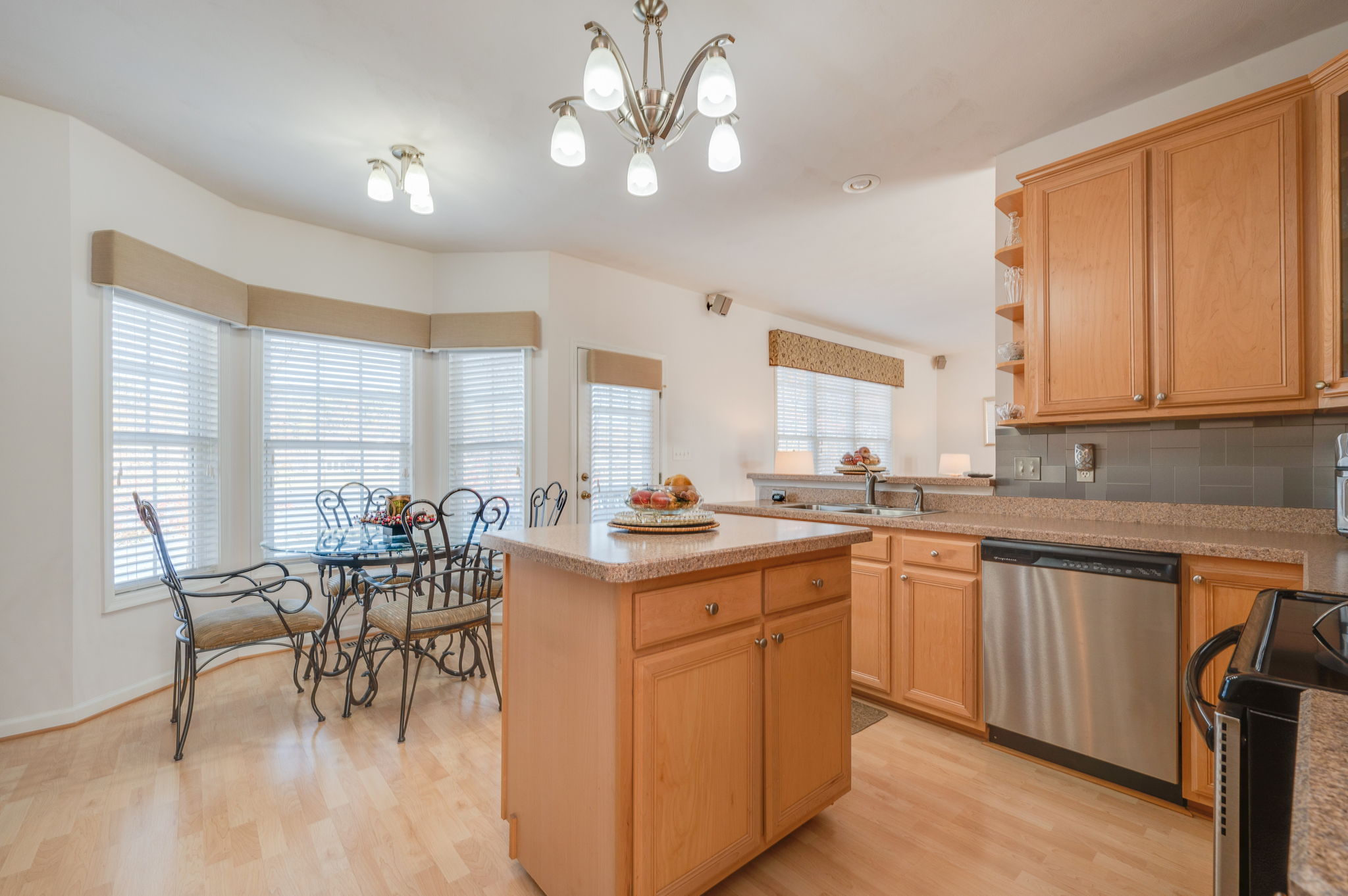 4016 Lakeview Dr, Chesapeake, VA 23323, USA Photo 15