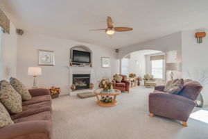 4016 Lakeview Dr, Chesapeake, VA 23323, USA Photo 9