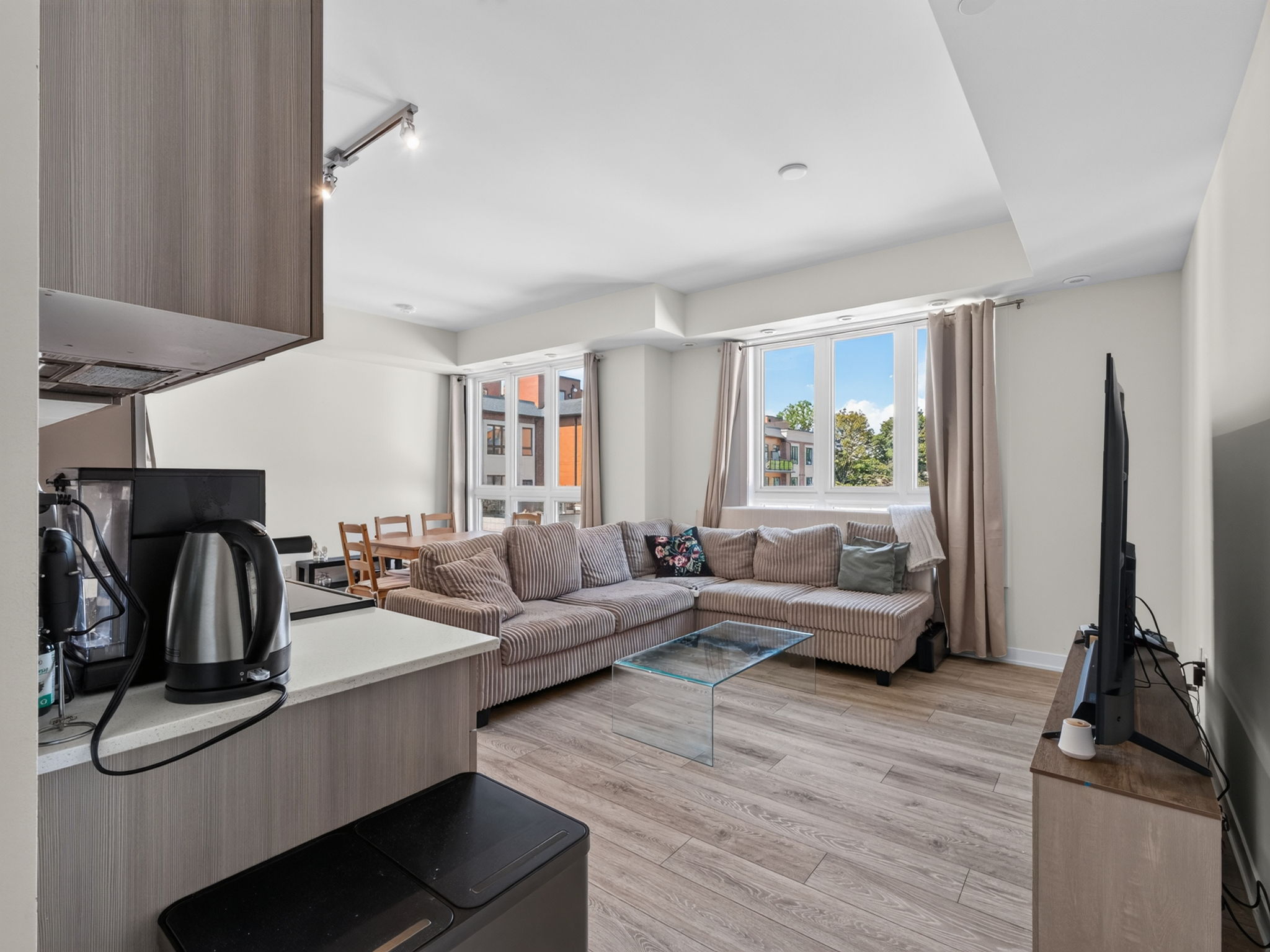 4017 Hickory Dr Mississauga, ON L4W 0G6