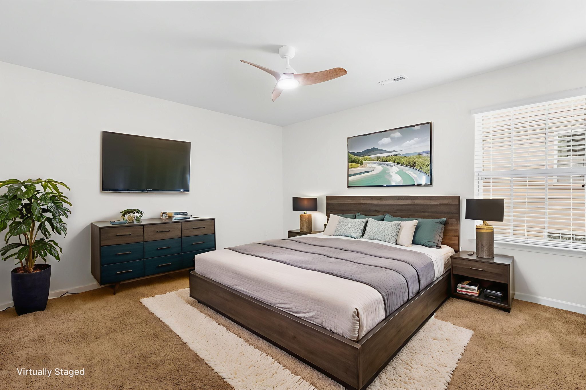 P1825176 virtually staged.jpeg