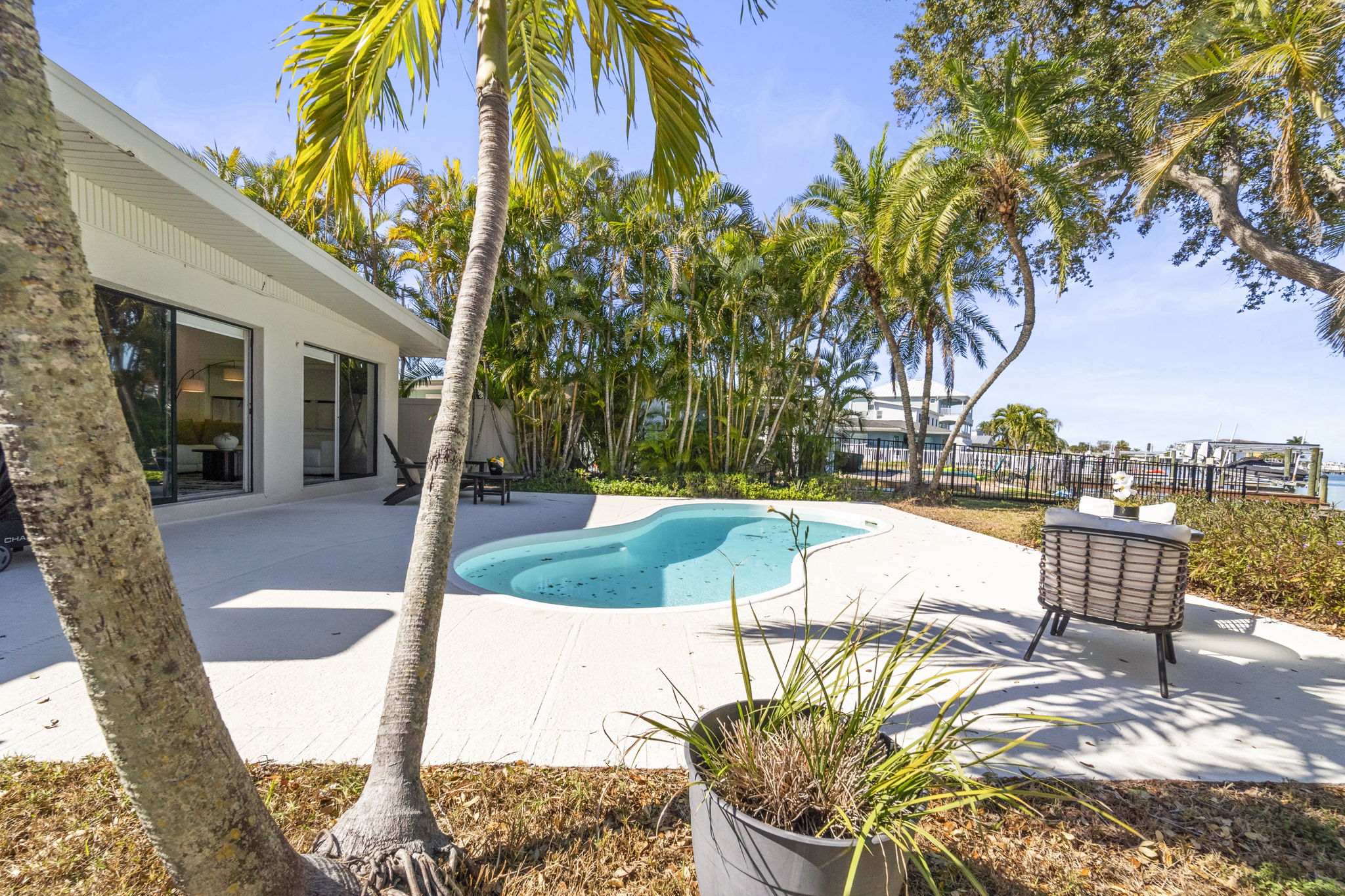 POOL 402 161st Ave 167